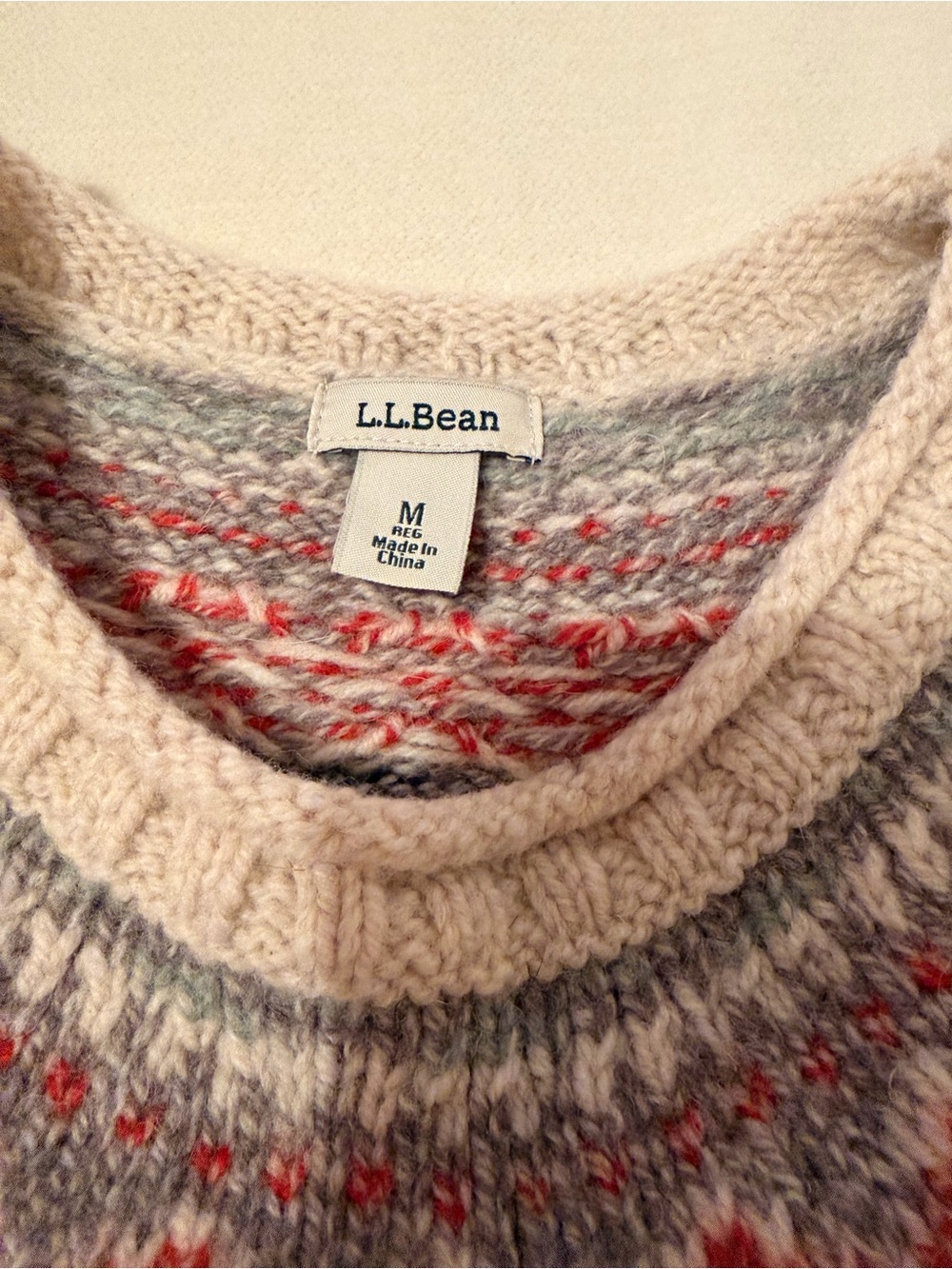 L.L.Bean 100% Lambswool Fair Isle Nordic Sweater Medium - Picture 3 of 5
